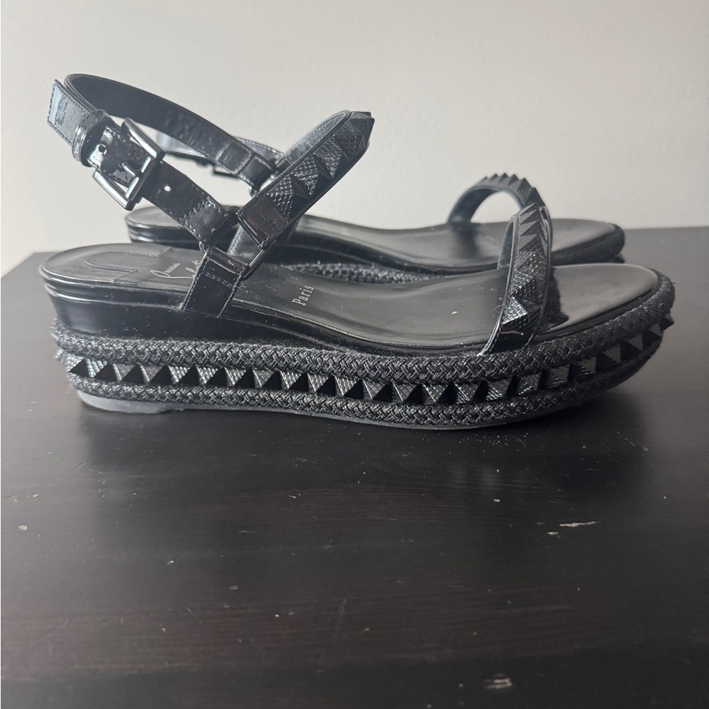 Christian Louboutin Pyraclou
60 mm Espadrilles - Patent calf leather - Black -